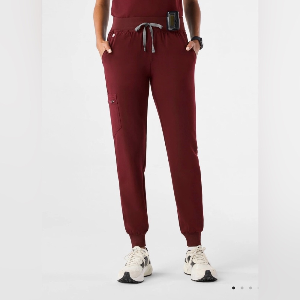 Figs Women's Zamora Classic Fit Jogger Scrub Pants Burgundy Size Small Tall